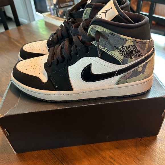 Jordan 1 Army/Camo. Amazing 9.7/10 condition - Picture 4 of 6